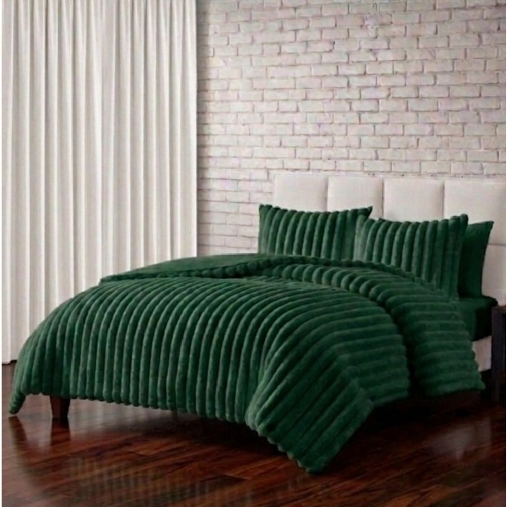 Hallmart‎ Collectibles King Comforter Set Green luxurious faux fur 3 Piece Glam